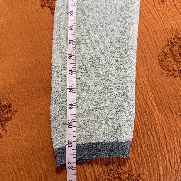 NWOT NEW Easel Smile Smiley 😃 Face Oversized Sweater - Picture 8 of 8